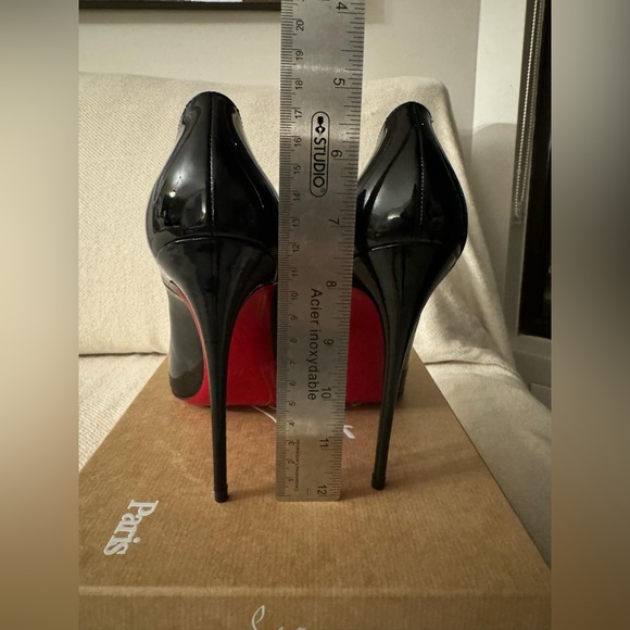 Chaussures louboutin pointure 39/5 jamais portées avec dust bag et boite - Picture 6 of 10